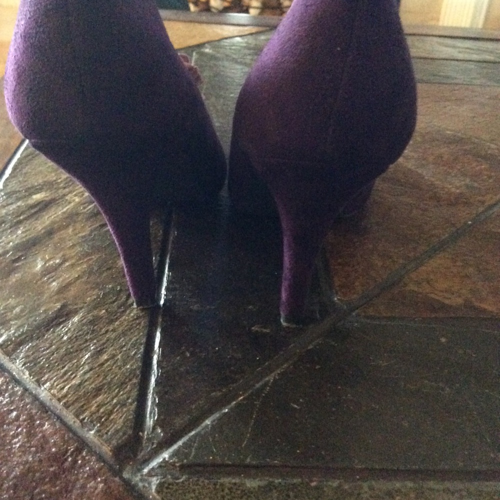 Mario Adomo Purple faux suede pumps. Size 8.5 - Picture 4 of 6